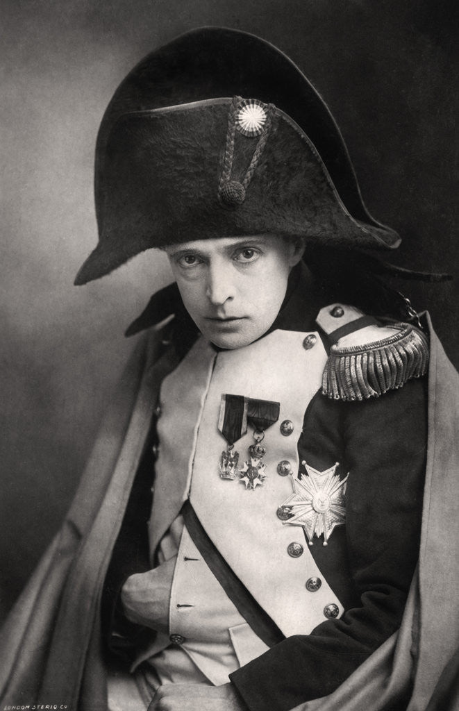 Detail of John Martin-Harvey (1863-1944), English actor by London Stereoscopic & Photographic Co