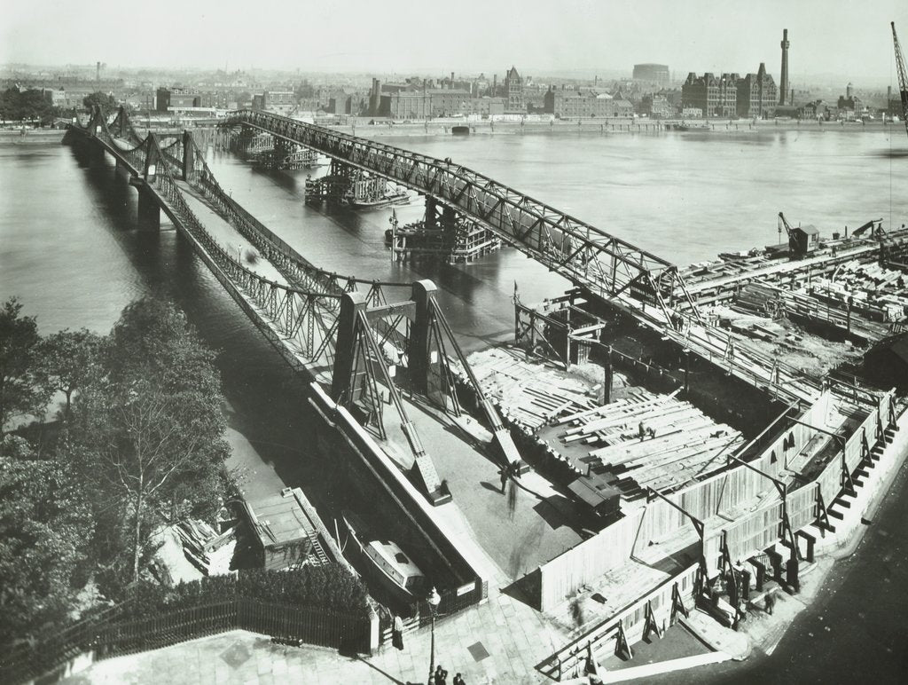 Detail of Old Lambeth Bridge with temporary footbridge alongside, London, before 1932 by Unknown