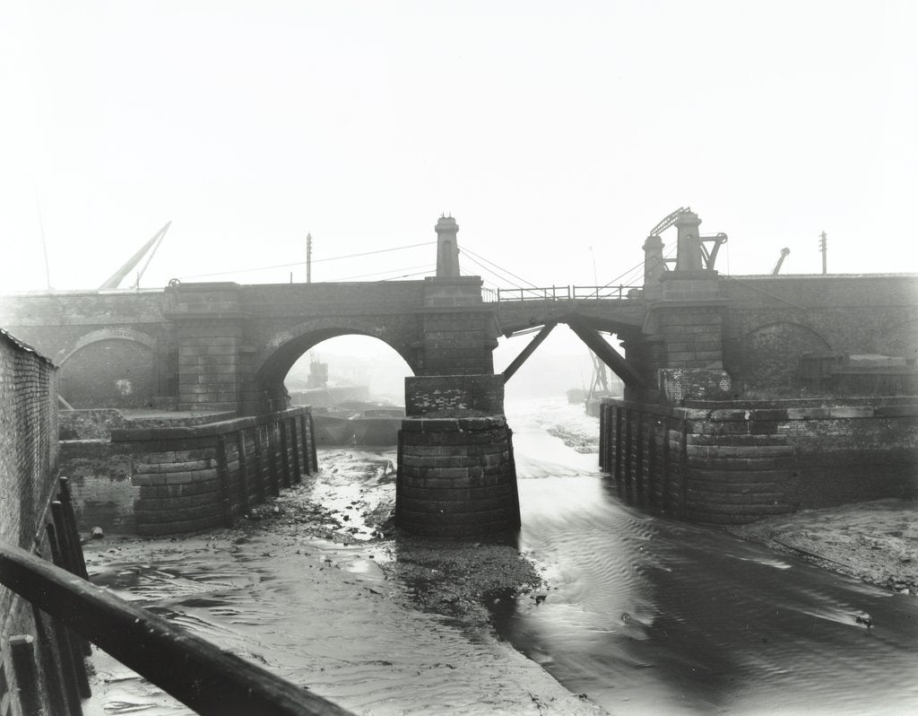 Detail of Railway bridge across Deptford Creek, London, 1913 by Unknown