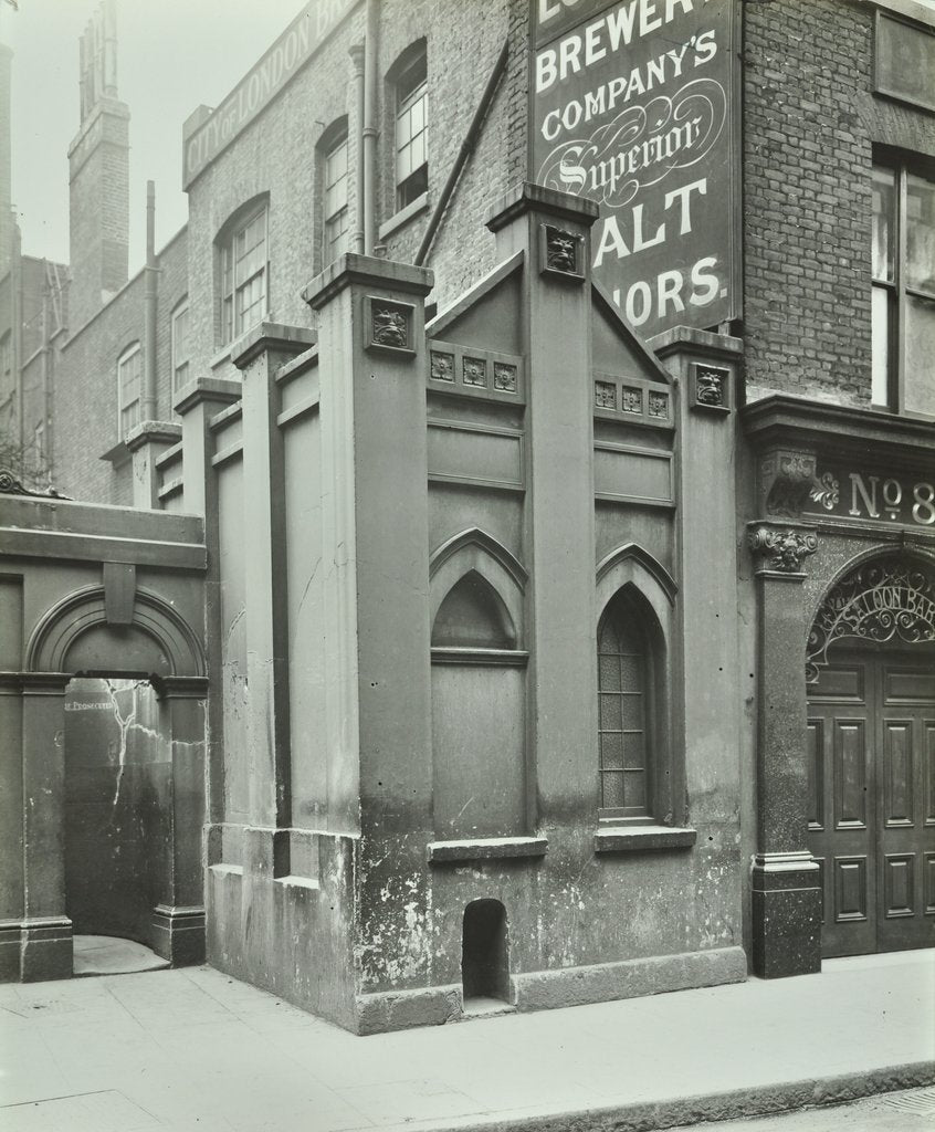 Detail of Old Watch House, Upper Thames Street, London, April 1922 by Unknown