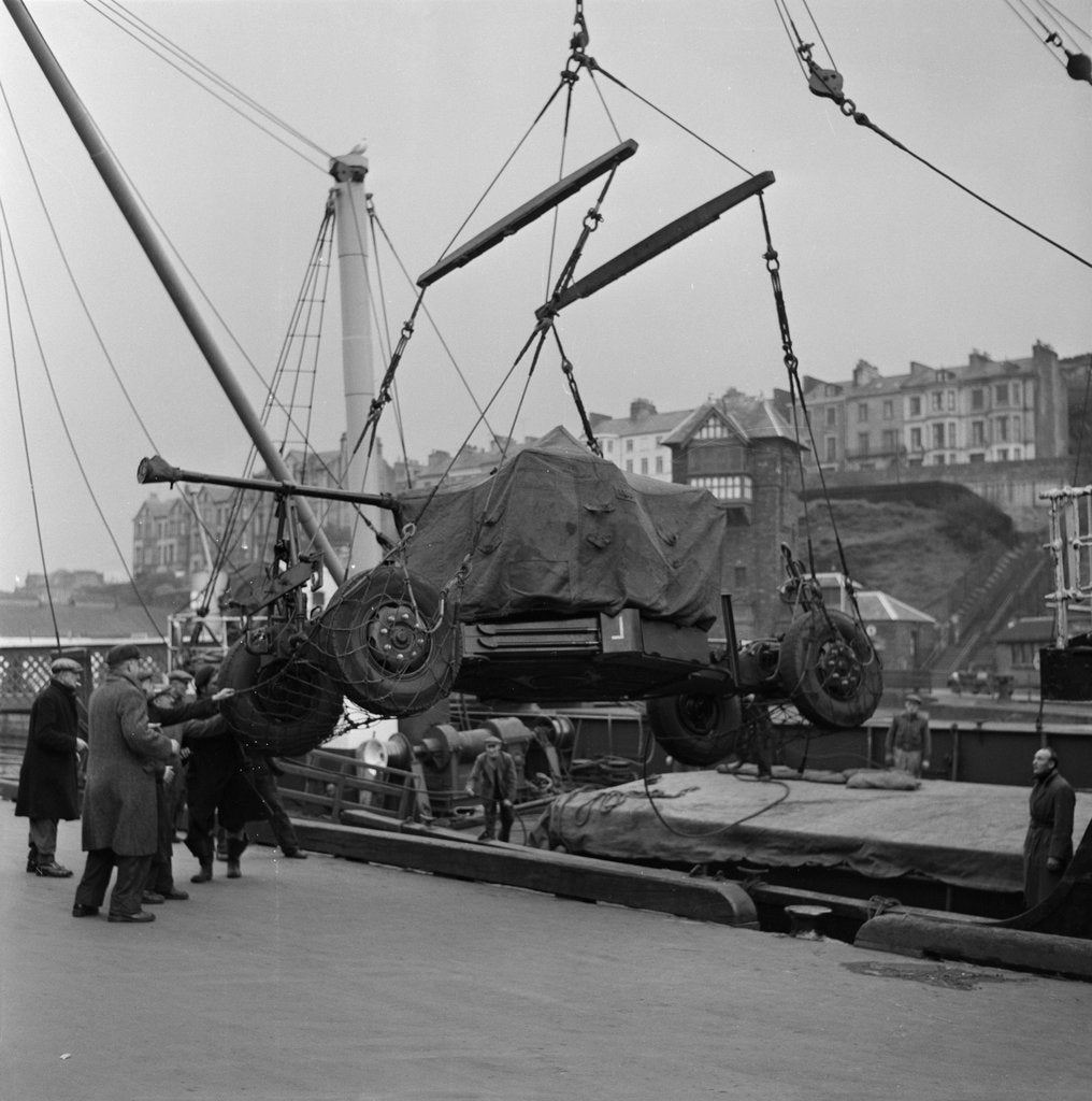 Detail of Unloading ack-ack guns for Territorial Army, Douglas Harbour by Manx Press Pictures