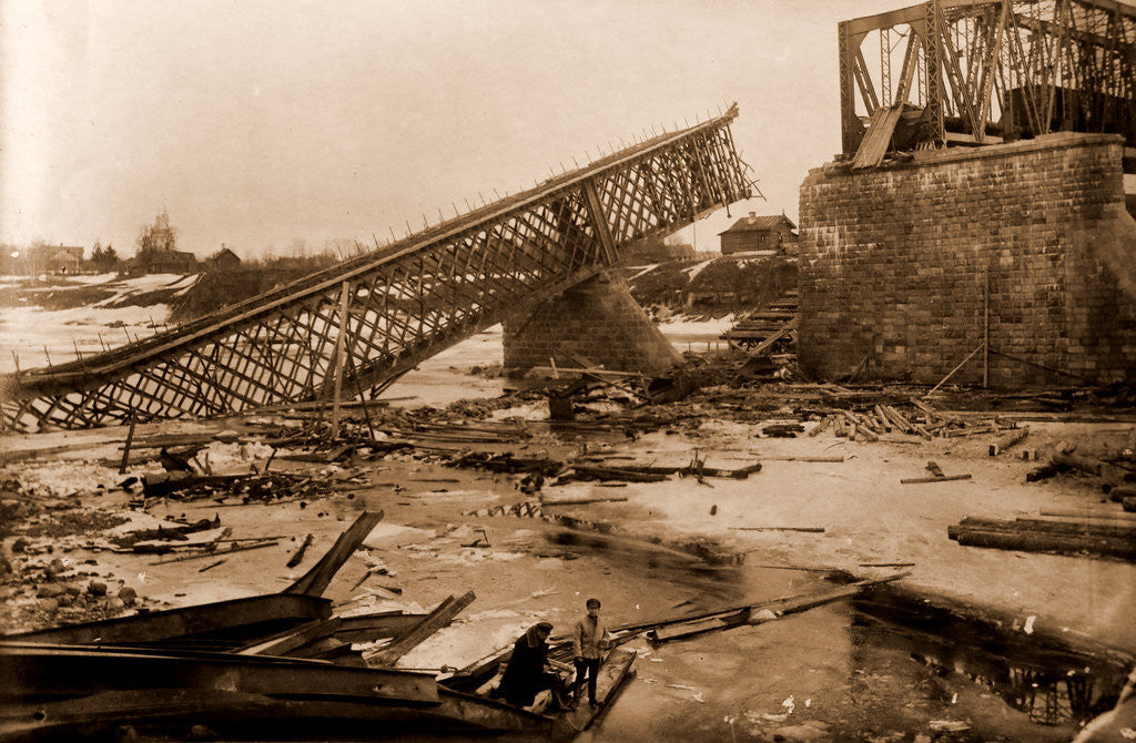 Detail of Bridge near Jambourg, on the river Luga, destroyed and the city was taken by the Red army in August 1919, Russia by Anonymous