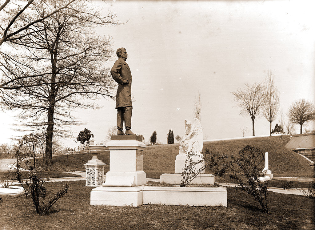 Detail of Tomb of Jefferson Davis, Hollywood Cemetery by Anonymous